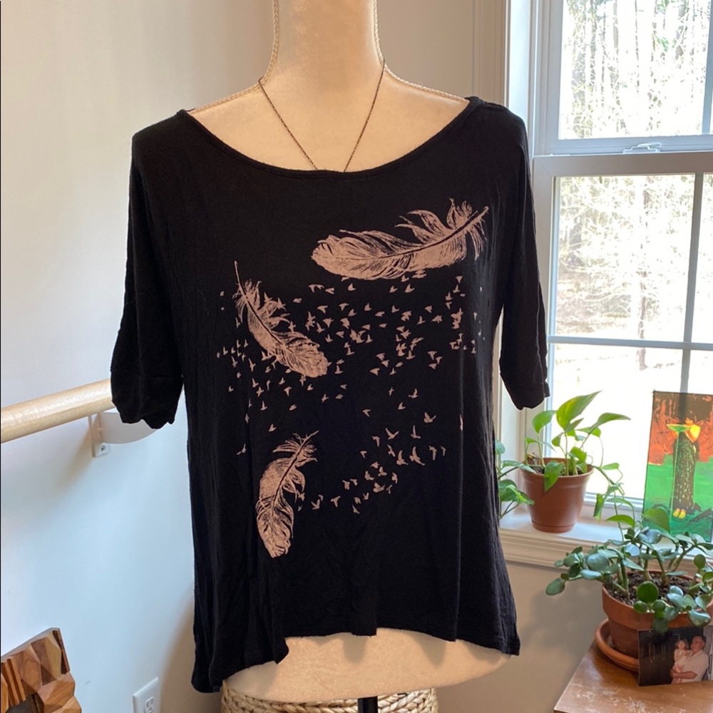 Black feather shirt M